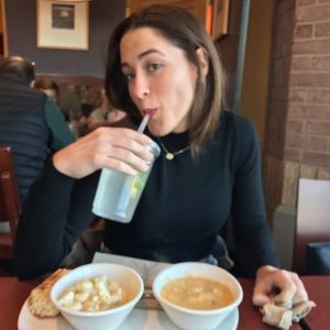 Meet your Posher, Olivia